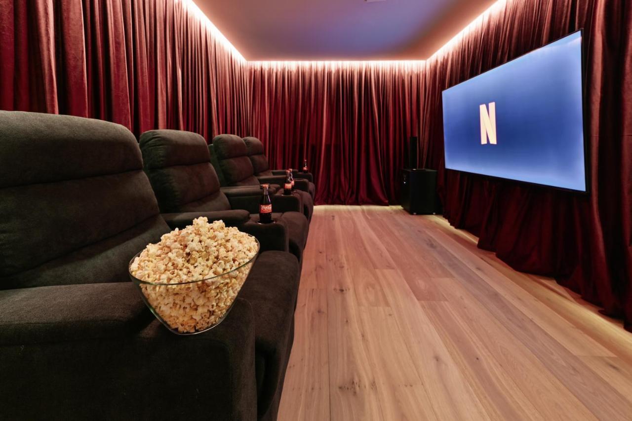גרמיש-פרטנקירכן Boutique Chalets Alpi - Private Sauna & Cinema מראה חיצוני תמונה