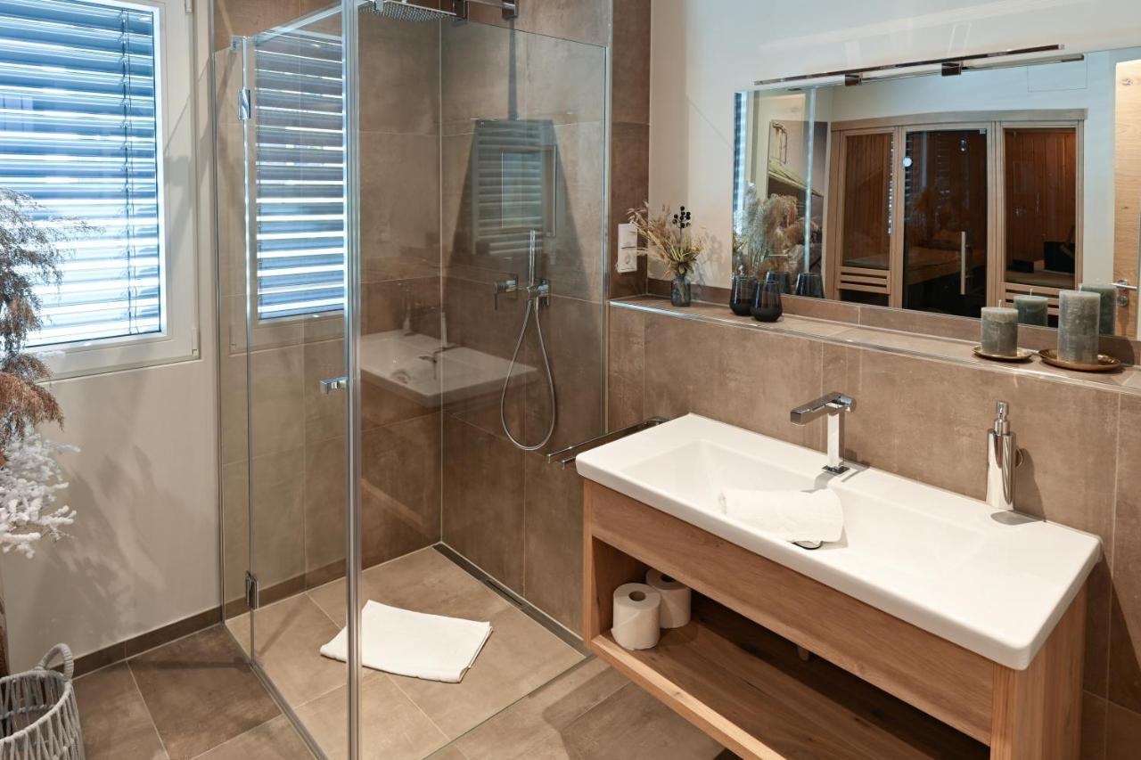 גרמיש-פרטנקירכן Boutique Chalets Alpi - Private Sauna & Cinema מראה חיצוני תמונה