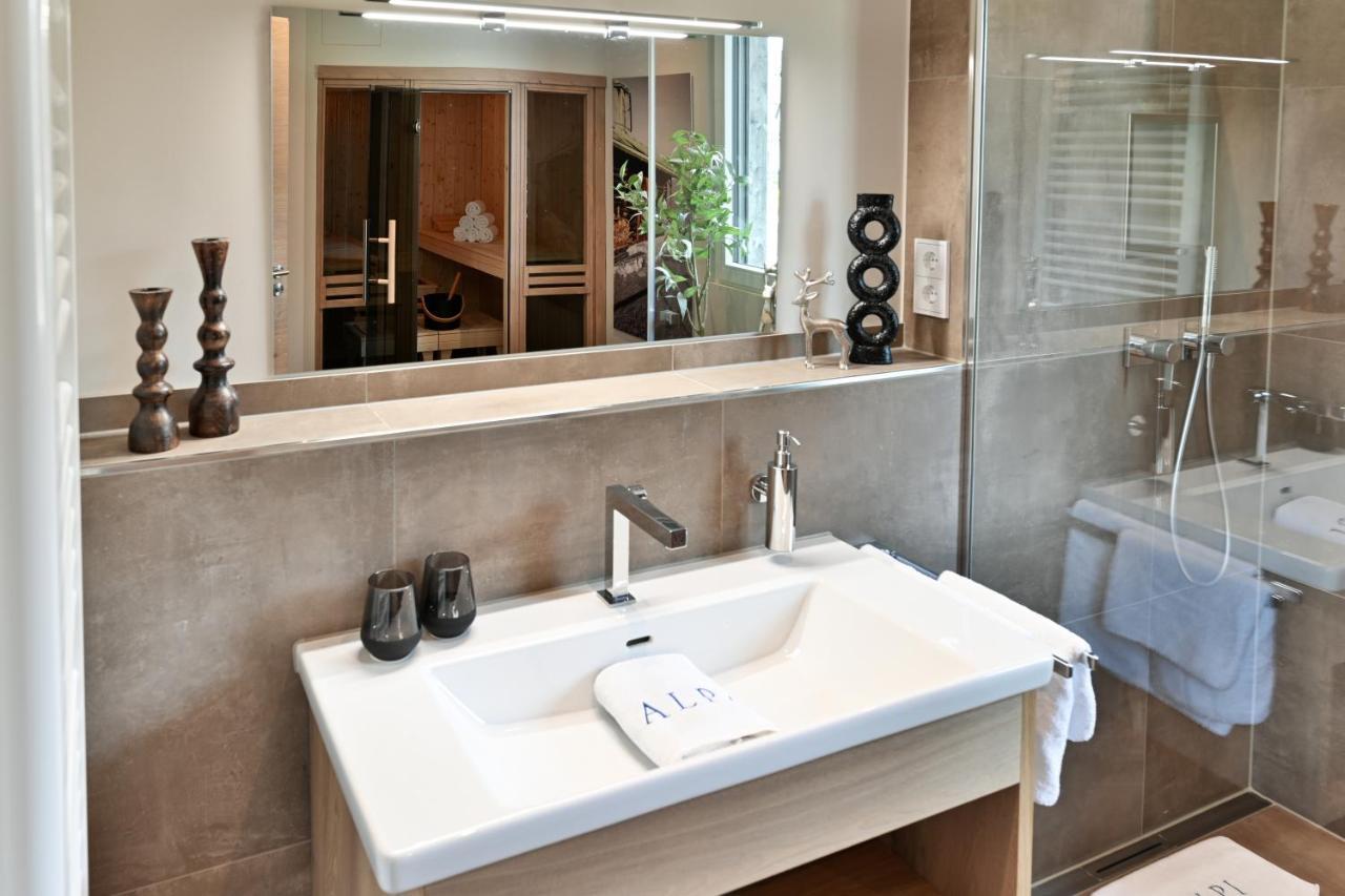 גרמיש-פרטנקירכן Boutique Chalets Alpi - Private Sauna & Cinema מראה חיצוני תמונה
