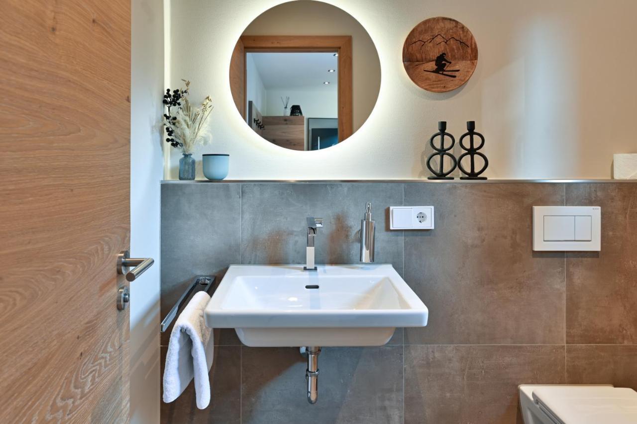 גרמיש-פרטנקירכן Boutique Chalets Alpi - Private Sauna & Cinema מראה חיצוני תמונה